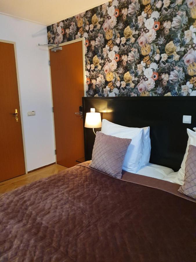 City Hotel メッペル エクステリア 写真